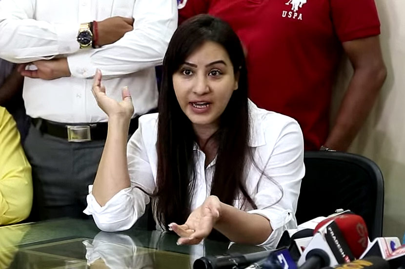 अभिनेत्री शिल्पा शिंदे