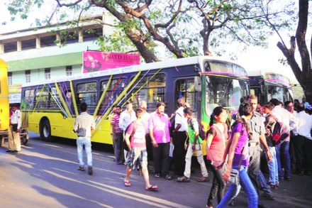 वसई-विरार महापालिकेच्या परिवहन सेवेचा लाभ दररोज सुमारे एक लाख नागरिक घेत असतात. 