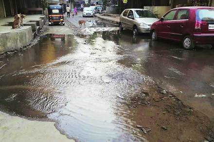 जुईनगरमध्ये जलवाहिनी फुटली