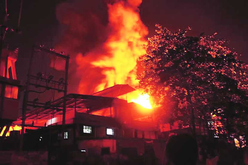 वसईतल्या प्लास्टिक कंपन्या जळून खाक