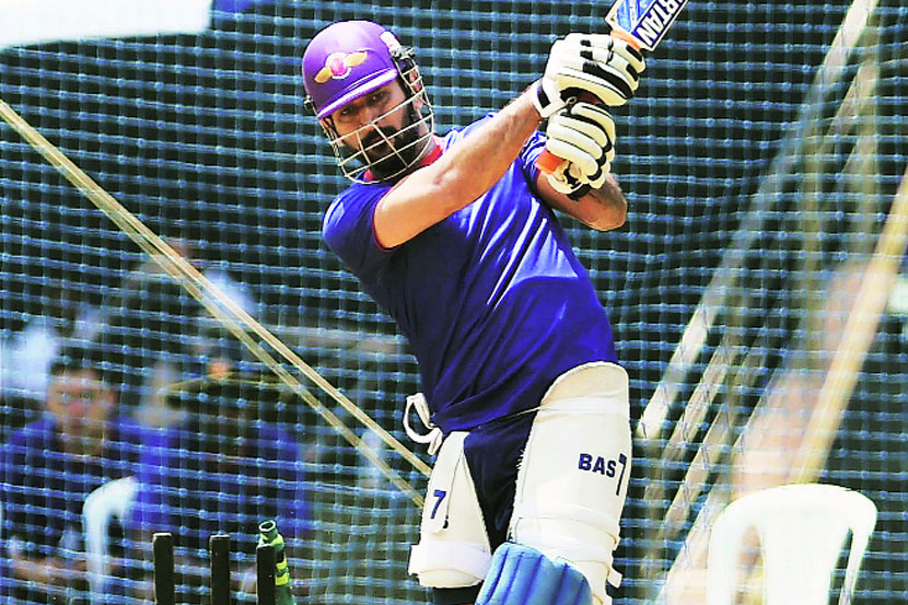 झगडणाऱ्या पुण्याविरुद्ध हैदराबादचे पारडे जड