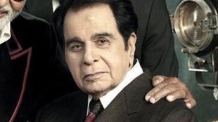 Dilip Kumar, Bollywood, Lilavati Hospital, Mumbai , Loksatta, Loksatta news, Marathi, Marathi news