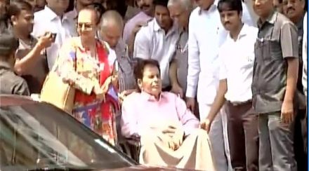 Dilip Kumar, old hindi movies, Bollywood, Lilavati Hospital , Entertainment, Loksatta, Loksatta news, Marathi, Marathi news