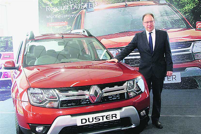 रेनॉ इंडियाचे सेल्व व मार्केटिंग विभागाचे उपाध्यक्ष राफाएल ट्रेगर यांनी या नव्या डस्टरचे उद्घाटन केले.  रेनॉ इंडियाचे सेल्व व मार्केटिंग विभागाचे उपाध्यक्ष राफाएल ट्रेगर यांनी या नव्या डस्टरचे उद्घाटन केले.