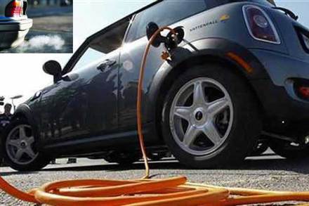 प्रदूषण रोखण्यासाठी दिल्ली ऑड-इव्हन क्रमांकाची वाहने चालविण्यासाठी सज्ज आहे.  प्रदूषण रोखण्यासाठी दिल्ली ऑड-इव्हन क्रमांकाची वाहने चालविण्यासाठी सज्ज आहे.