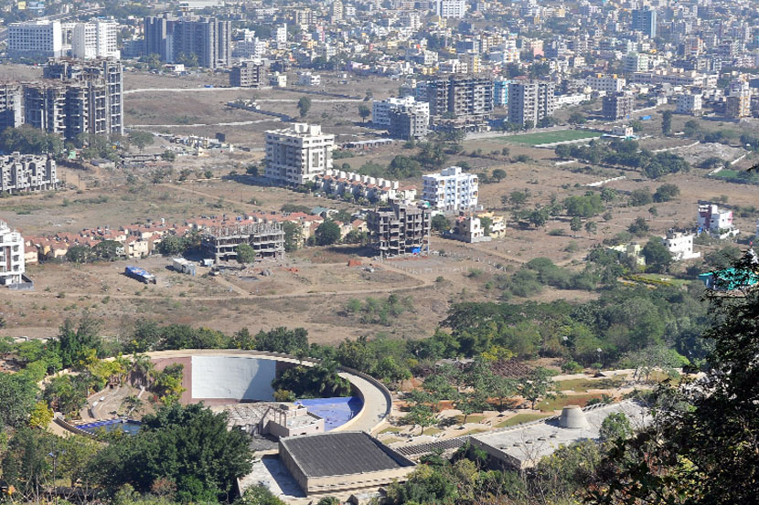 न्यायालयाच्या दणक्यामुळे बेकायदेशीर बांधकामे पुन्हा ‘कपाट’ बंद न्यायालयाच्या दणक्यामुळे बेकायदेशीर बांधकामे पुन्हा ‘कपाट’ बंद