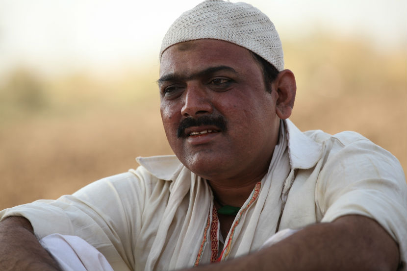 रिव्ह्यू: रंगा पतंगा- मनोरंजनातून भाष्य