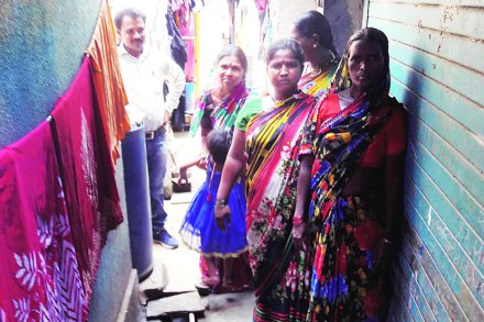 वाढता वाढता वाढे दुष्काळग्रस्तांची वस्ती
