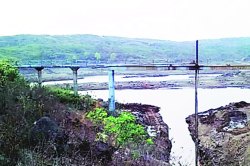 पुरवठय़ातील अडचणींमुळे उरण तालुक्यातील आठ गावे तहानलेली