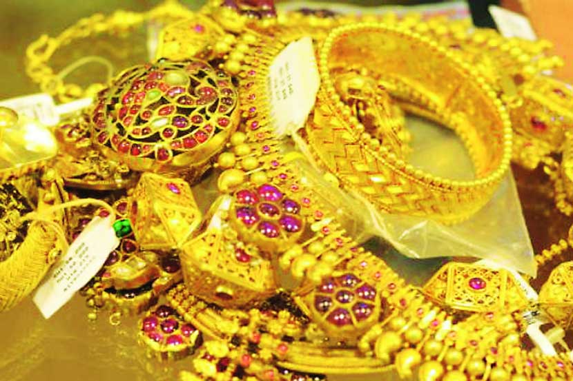पनवेलमध्ये सराफ व्यापार बंद राहण्यावरच भर पनवेलमध्ये सराफ व्यापार बंद राहण्यावरच भर