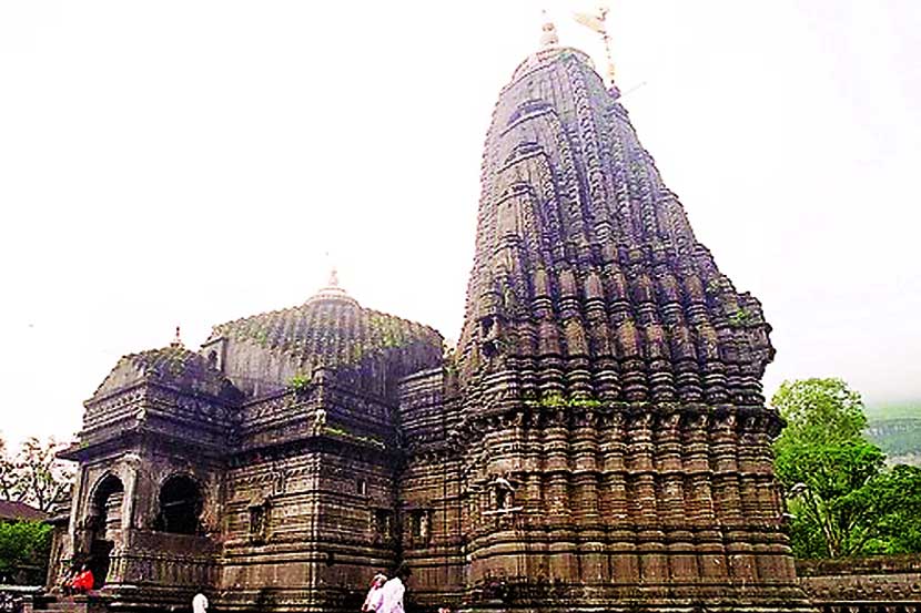 प्रदोष काळातील पूजेसाठी पुरुषांना गर्भगृहात प्रवेश मिळेल ही बाबही स्पष्ट झाली.