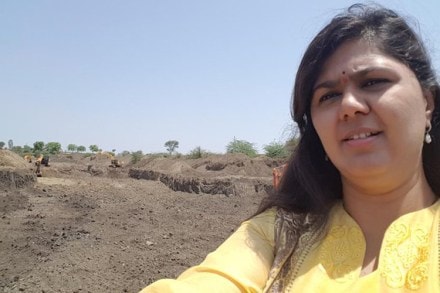 Pankaja munde , BJP, Marathwada, drought selfie , Latur, Loksatta, Loksatta news, Marathi, Marathi news Pankaja munde , BJP, Marathwada, drought selfie , Latur, Loksatta, Loksatta news, Marathi, Marathi news