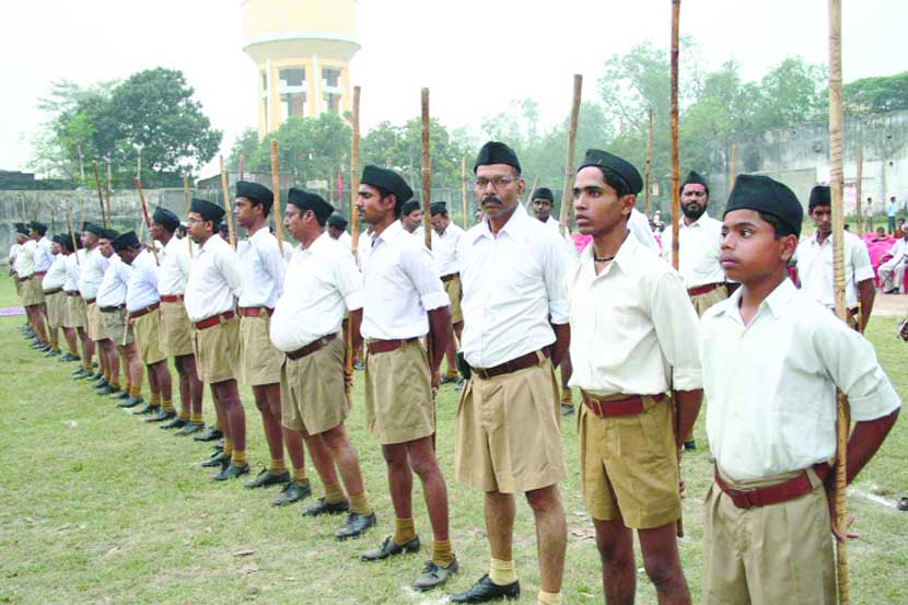 RSS कडून देशातील विद्यापीठे चालविण्याचा घाट, रोहित वेमुलाच्या सहकाऱ्याचा आरोप RSS कडून देशातील विद्यापीठे चालविण्याचा घाट, रोहित वेमुलाच्या सहकाऱ्याचा आरोप
