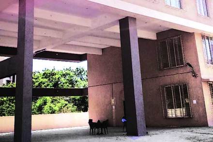 महापालिकेची बांधून तयार असलेली दोन अग्निशमन केंद्रे अद्याप सुरूच होऊ शकली नाहीत.