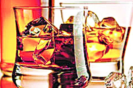 शहरात ‘सायलेंट बार’चा आवाजतक्रारी येत नसल्याने पोलिसांकडून कारवाई नाही शहरात ‘सायलेंट बार’चा आवाजतक्रारी येत नसल्याने पोलिसांकडून कारवाई नाही