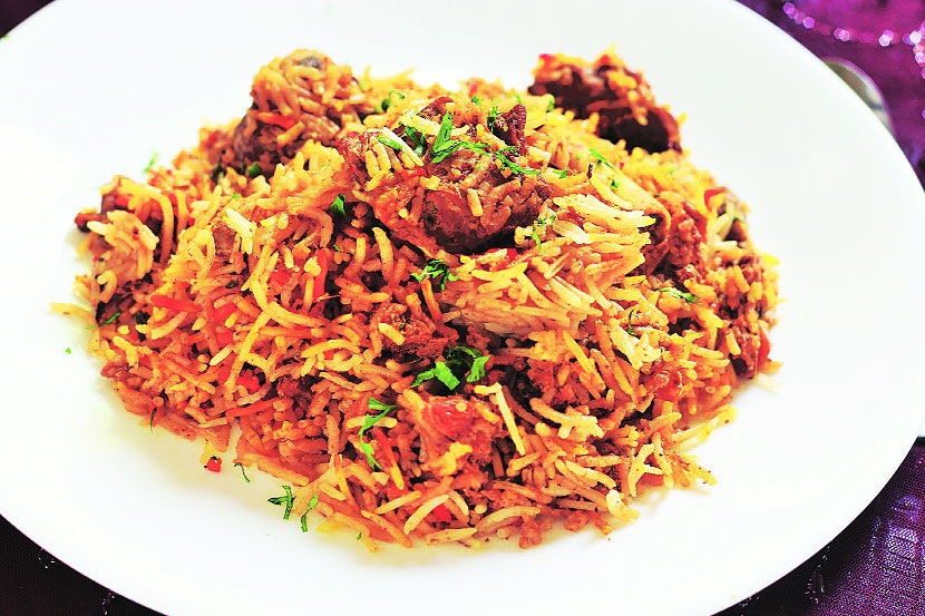 खाऊच्या शोधकथा: बिर्याणी खाऊच्या शोधकथा: बिर्याणी