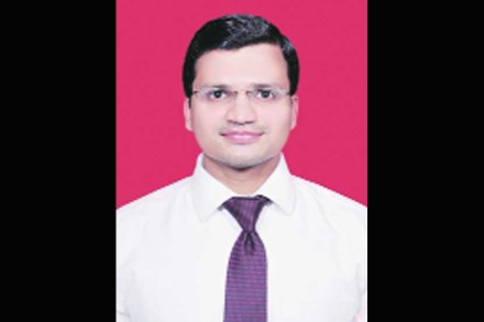 बारावीच्या परीक्षेत अनुत्तीर्ण, युपीएससी परीक्षेत उत्तीर्ण बारावीच्या परीक्षेत अनुत्तीर्ण, युपीएससी परीक्षेत उत्तीर्ण