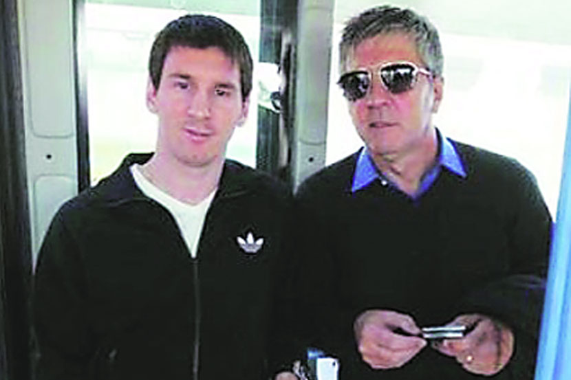 рдореЗрд╕реНрд╕реА рдкрд┐рддрд╛-рдкреБрддреНрд░ рд╣рд╛рдЬреАрд░ рд╣реЛ! рдореЗрд╕реНрд╕реА рдкрд┐рддрд╛-рдкреБрддреНрд░ рд╣рд╛рдЬреАрд░ рд╣реЛ!