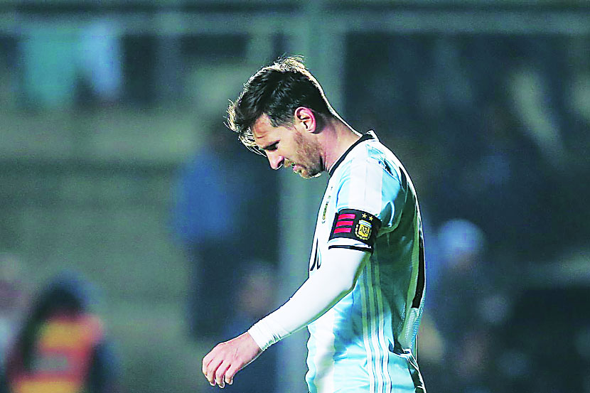 рдХреЛрдкрд╛ рдЕрдореЗрд░рд┐рдХрд╛ рдлреБрдЯрдмреЙрд▓рд╕реНрдкрд░реНрдзреЗрдд рдЕрдВрддрд┐рдо рдлреЗрд░реАрдд рдЪрд┐рд▓реАрд╡рд┐рд░реБрджреНрдзрдЪреНрдпрд╛ рд╕рд╛рдордиреНрдпрд╛рдд рдореЗрд╕реНрд╕реАрдЪреНрдпрд╛ рдЕрд░реНрдЬреЗрдВрдЯрд┐рдирд╛рд▓рд╛ рдкреЗрдирд▓реНрдЯреА рд╢реВрдЯрдЖрдКрдЯрдордзреНрдпреЗ рдкрд░рд╛рднрд╡рд╛рдЪрд╛ рдзрдХреНрдХрд╛ рдмрд╕рд▓рд╛. рдХреЛрдкрд╛ рдЕрдореЗрд░рд┐рдХрд╛ рдлреБрдЯрдмреЙрд▓рд╕реНрдкрд░реНрдзреЗрдд рдЕрдВрддрд┐рдо рдлреЗрд░реАрдд рдЪрд┐рд▓реАрд╡рд┐рд░реБрджреНрдзрдЪреНрдпрд╛ рд╕рд╛рдордиреНрдпрд╛рдд рдореЗрд╕реНрд╕реАрдЪреНрдпрд╛ рдЕрд░реНрдЬреЗрдВрдЯрд┐рдирд╛рд▓рд╛ рдкреЗрдирд▓реНрдЯреА рд╢реВрдЯрдЖрдКрдЯрдордзреНрдпреЗ рдкрд░рд╛рднрд╡рд╛рдЪрд╛ рдзрдХреНрдХрд╛ рдмрд╕рд▓рд╛.