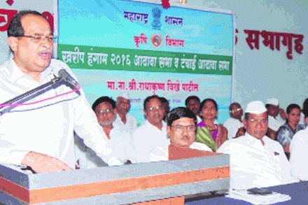 ‘भ्रष्ट मंत्र्यांना क्लिनचिट देण्यासाठी मुख्यमंत्र्यांची एक खिडकी योजना’