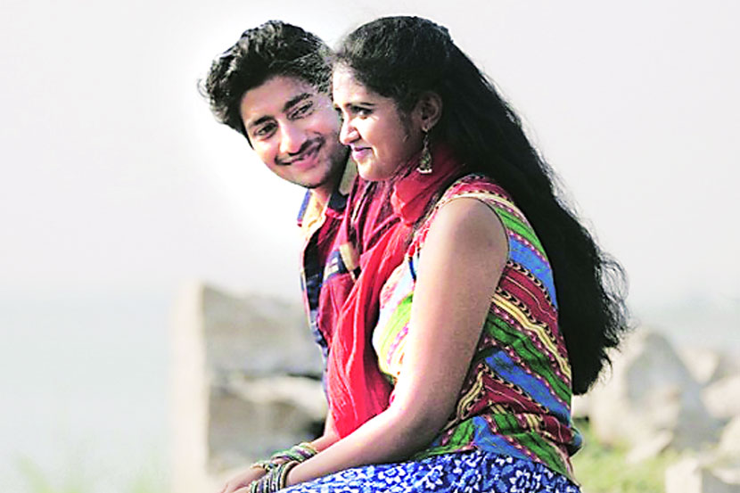Interval
आपल्या आईं वडीलाचा इतिहास जाणून घेण्यासाठी अमर बिटरगावाला येतो. तिथंच त्याला त्याची प्रियसी राणी म्हणजेच प्रिन्स दादा पाटील यांची मुलगी पुन्हा भेटते. तिला पण बिटरगावाला आल्यावर आर्चि आणि परशा यांच्या प्रेमाविषयी व त्यांचा खुन आपल्याच बापानं केला असल्याचे समजते. ती हे अमरला सांगते याच दरम्यान अमरला प्रदिप (लंगड्या), सलीम आणि आनी (आर्चिची मैत्रीण) भेटतात आणि झालेली हकीकत सांगतात. आणि मग अमर आपल्या आई-वडीलांच्या खुनाचा बदला घ्याण्याचे ठरवतो. त्याला सर्व बिटरगाव पाठिंबा देतं. त्यासाठी अमर हवेली वर जातो आणि मोठ्या चलाखीने व हुशारीने प्रिन्स दादा पाटील याच्या तोंडून त्यांचा गुन्ह्याची कबुली संपूर्ण बिटरगावापुढे देण्यासाठी भाग पाडून त्याला पोलीसांच्या ताब्यात देतो. (येथे छोटीशी हाणामारी) कोर्ट त्याला फाशीची शिक्षा देते. सर्व बिटरगावाचे गावकरी अमर आणि राणीचे मोठ्या थाटात लग्न लावून देतात व त्यांना शुभ आशिर्वाद देतात.