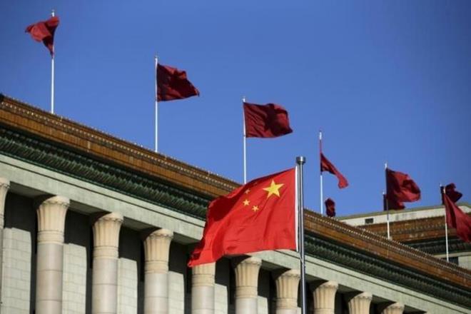 चीन नेपाळला इंधन, खाद्य तेल आणि अन्य वस्तूंचा पुरवठा करणार आहे. (Reuters) चीन नेपाळला इंधन, खाद्य तेल आणि अन्य वस्तूंचा पुरवठा करणार आहे. (Reuters)