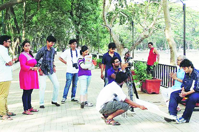 тАШрд╢рдмреНрджтАЩ рдпрд╛ рд▓рдШреБрдкрдЯрд╛рд╕рд╛рдареА рдЪрд┐рддреНрд░рд┐рдХрд░рдг рдХрд░рддрд╛рдирд╛ рдордзреБрд░рд╛ рдЬреЛрд╢реА рд╡ рдЕрдиреНрдп рдЪрдореВ.┬а тАШрд╢рдмреНрджтАЩ рдпрд╛ рд▓рдШреБрдкрдЯрд╛рд╕рд╛рдареА рдЪрд┐рддреНрд░рд┐рдХрд░рдг рдХрд░рддрд╛рдирд╛ рдордзреБрд░рд╛ рдЬреЛрд╢реА рд╡ рдЕрдиреНрдп рдЪрдореВ.┬а