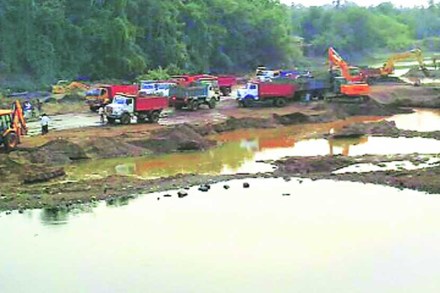 ‘भंगसाळ नदीकाठी गाळ की वाळू उपसा’ ‘भंगसाळ नदीकाठी गाळ की वाळू उपसा’