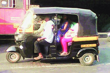 रिक्षांवरील कारवाईसाठी परिवहन विभागाला तक्रारीची गरज