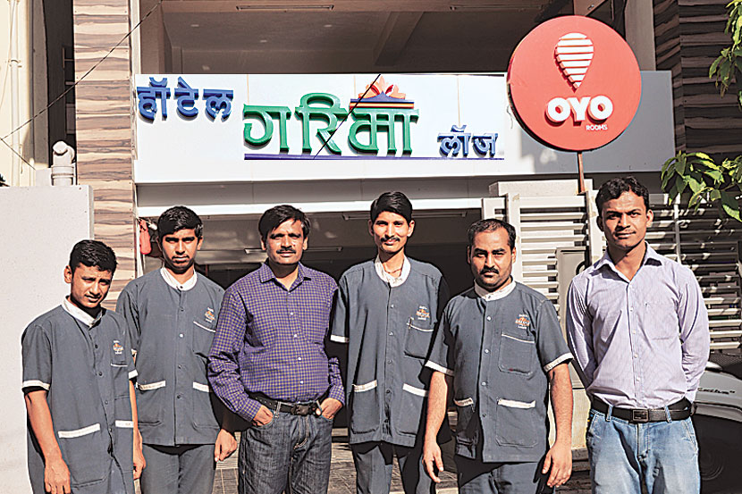 खारीचा वाटा, पण आयुष्यं उभी करणारा.. खारीचा वाटा, पण आयुष्यं उभी करणारा..