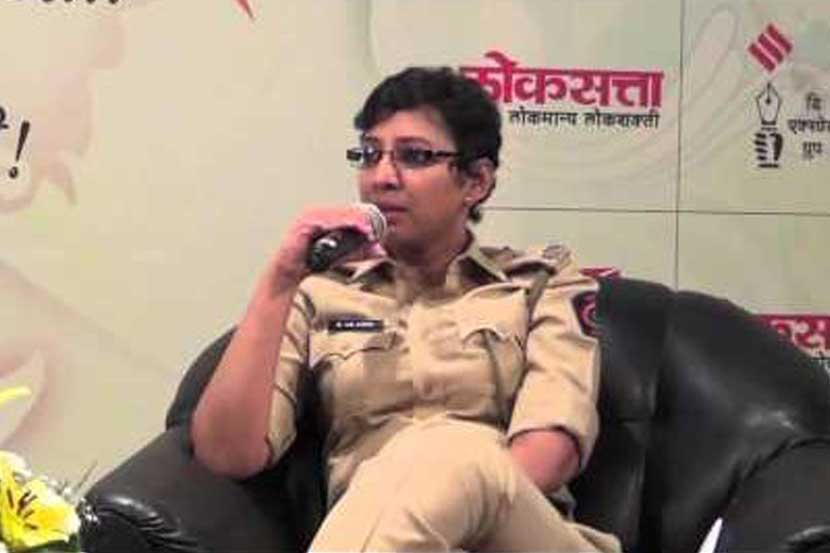 ‘महिलांची छेड काढणाऱ्यांवर कठोर कारवाई करा’ ‘महिलांची छेड काढणाऱ्यांवर कठोर कारवाई करा’