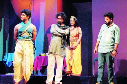 आशीष पाथोडे, नितीन भजन, प्रज्ञा शास्त्री आणि सुव्रत जोशी आशीष पाथोडे, नितीन भजन, प्रज्ञा शास्त्री आणि सुव्रत जोशी