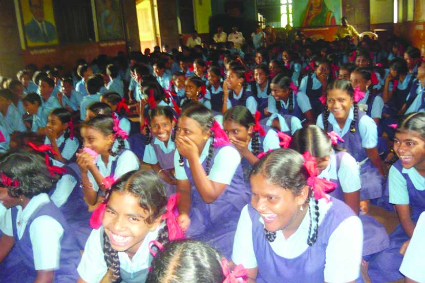 उत्पन्नाचे बनावट दाखले देणाऱ्या पालकांविरुद्ध तक्रारीची मुभा