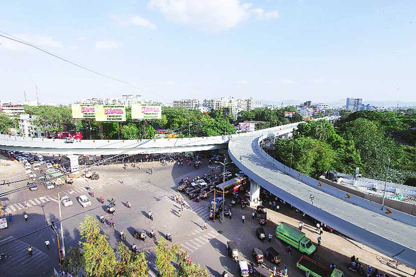  स्वारगेट येथे बांधण्यात आलेल्या ‘वाय’ या आकारातील उड्डाणपुलाचे उद्घाटन शुक्रवारी करण्यात येणार आहे. (छायाचित्र: पवन खेंगरे)