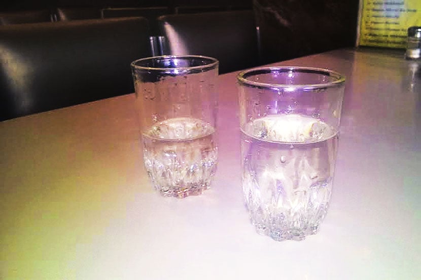 कपडे धुण्यासाठी मुंबईच्या नातेवाईकांचा आधार