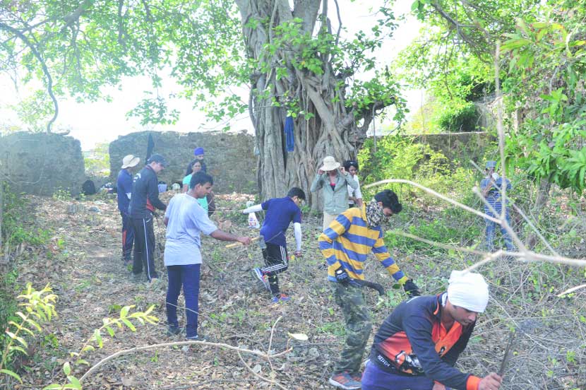 рдзрд╛рд░рд╛рд╡реА рдХрд┐рд▓реНрд▓реНрдпрд╛рдиреЗ рдореЛрдХрд│рд╛ рд╢реНрд╡рд╛рд╕ рдШреЗрддрд▓рд╛ рдзрд╛рд░рд╛рд╡реА рдХрд┐рд▓реНрд▓реНрдпрд╛рдиреЗ рдореЛрдХрд│рд╛ рд╢реНрд╡рд╛рд╕ рдШреЗрддрд▓рд╛