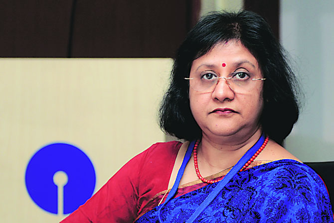 जागतिक अव्वल ५० बँकांमध्ये स्थान देणाऱ्या स्टेट बँक विलीनीकरणाला मंत्रिमंडळाची मंजुरी