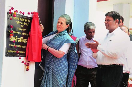 राहुल यांच्याकडे अध्यक्षपद सोपविण्याबाबत सोनियांचे मौन