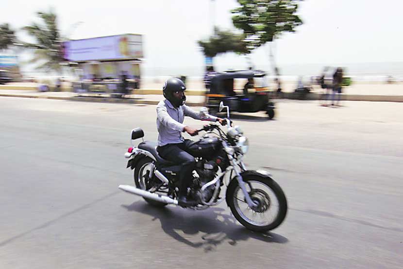 फटफटय़ा बुलेटवर पोलिसांची कारवाई