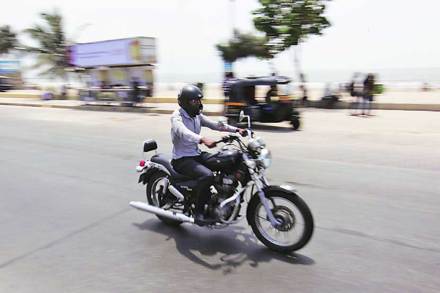 फटफटय़ा बुलेटवर पोलिसांची कारवाई