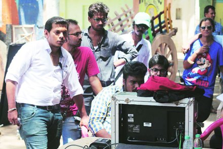 सृजनाची फॅक्टरी : तू राजहंस एक..