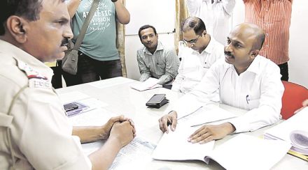 महसूल मंत्री एकनाथ खडसे यांनी भोसरी एमआयडीसी येथे केलेल्या जमीन खरेदी व्यवहाराचे प्रकरण उजेडात आणणारे हेमंत गावंडे सध्या चर्चेत आहेत