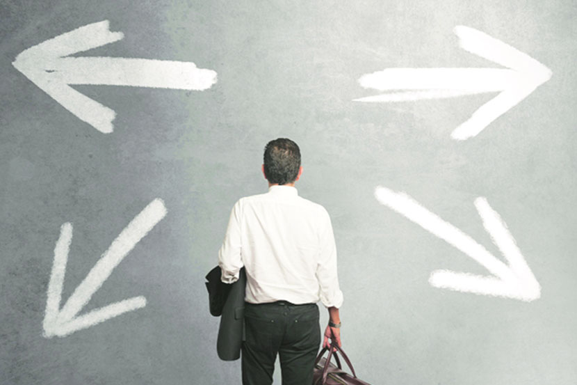 नोकरीसाठी भूमिपुत्रांचे पुढाऱ्यांकडे हेलपाटे नोकरीसाठी भूमिपुत्रांचे पुढाऱ्यांकडे हेलपाटे