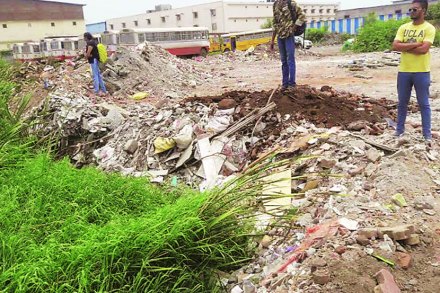 कशेळीत पाणथळींवर भराव! कशेळीत पाणथळींवर भराव!