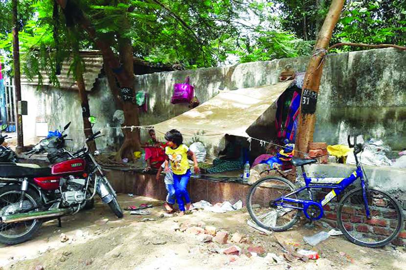 यांचा पत्ता: ग्रँट रोड स्थानक, फलाट क्र. १ यांचा पत्ता: ग्रँट रोड स्थानक, फलाट क्र. १