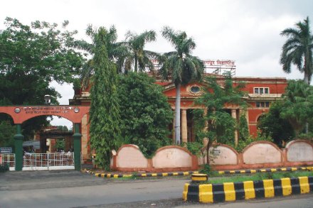 नीलिमा देशमुखांना ‘ना हरकत प्रमाणपत्र’ देण्यास दोन्ही विभागांचा नकार