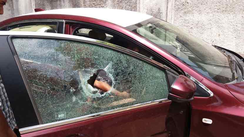car borken, car window broken