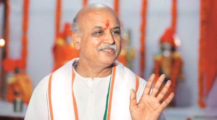 Pravin Togadia, Hindu men go home and worship your manhood, Loksatta, Loksatta news, Marathi, Marathi news Pravin Togadia, Hindu men go home and worship your manhood, Loksatta, Loksatta news, Marathi, Marathi news