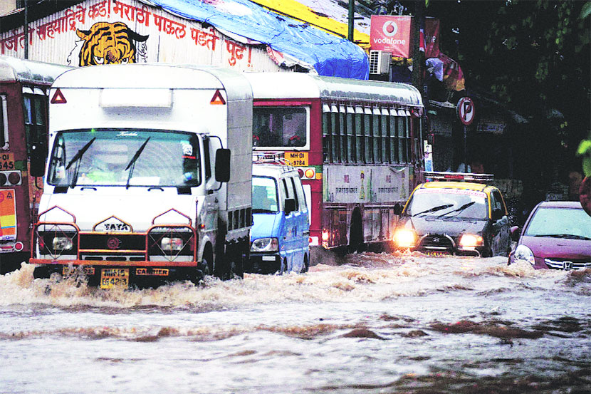 रात्रीच्या पावसाने दाणादाण