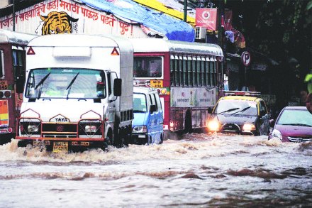रात्रीच्या पावसाने दाणादाण